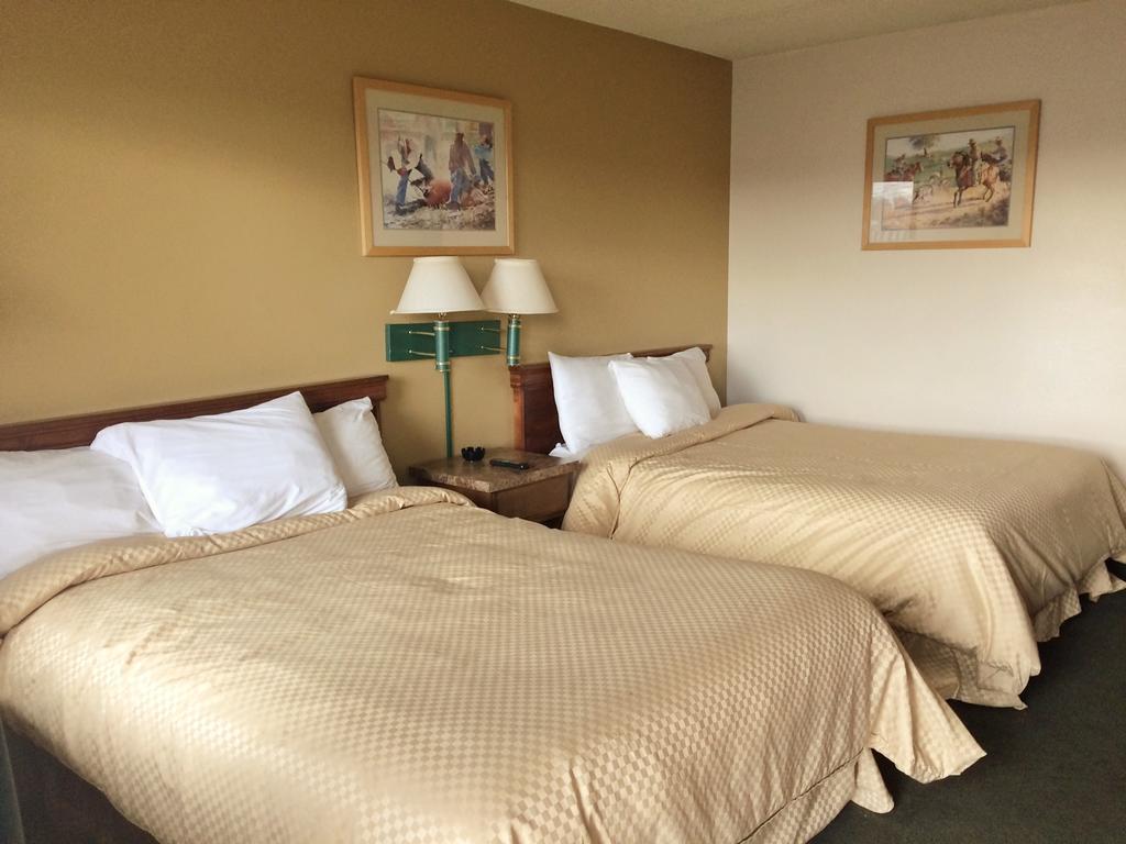 Rodeway Inn & Suites Battle Mountain Bagian luar foto